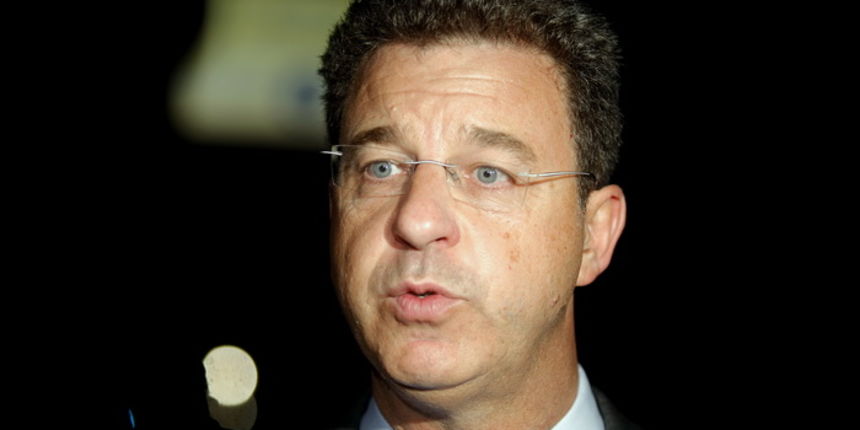 Fazana, 260511. U organizaciji Drzavnog odvjetnistva Republike Hrvatske od 25. do 27. svibnja na Brijunima je trajala 5. Regionalna konferencija drzavnih odvjetnika. Na fotografiji: glavni haski tuzitelj Serge Brammertz na odlasku sa Brijuna komentirao Fazana, 260511. U organizaciji Drzavnog odvjetnistva Republike Hrvatske od 25. do 27. svibnja na Brijunima je trajala 5. Regionalna konferencija drzavnih odvjetnika. Na fotografiji: glavni haski tuzitelj Serge Brammertz na odlasku sa Brijuna komentirao