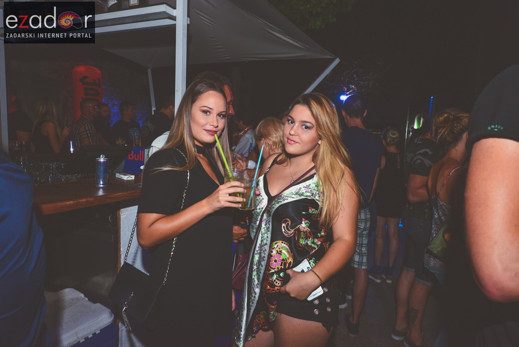 Connect @ Teatro bar & Zlatni kutić Connect @ Teatro bar & Zlatni kutić