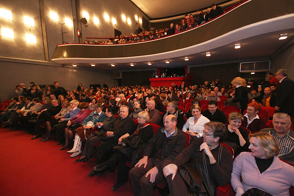 HNK Zadar : “Tko radi štrajka od gladi” (foto:Saša Čuka) HNK Zadar : “Tko radi štrajka od gladi” (foto:Saša Čuka)