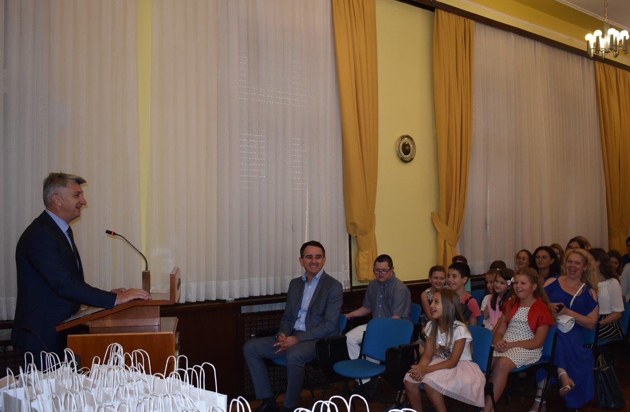 Prijem za nagrađivane učenike osnovnih i srednjh škola