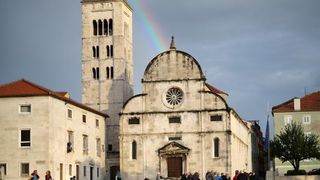 11.09.2014., Zadar – Kisni je dan na nekoliko minuta uljepsala duga koja se pojavila nad gradom. Photo: Filip Brala/PIXSELL