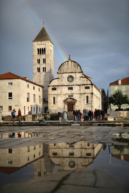 11.09.2014., Zadar – Kisni je dan na nekoliko minuta uljepsala duga koja se pojavila nad gradom. Photo: Filip Brala/PIXSELL
