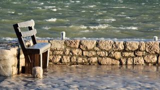 Zaledilo Vransko jezero u lučici na Prosici