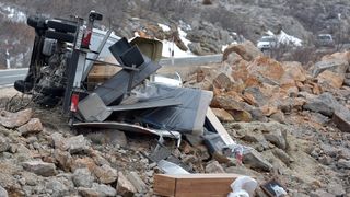 Orkanska bura na istom mjestu na cesti Gračac – Zaton Obrovački prevrnula dva kamiona