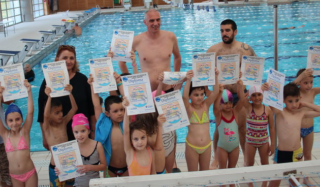 Nakon završenog tečaja proplivalo sedamnaest učenika OŠ Šime Budinić