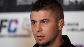 Zadar, 080513.
Hotel Novi Park.
Konferencija za medije povodom Final fight Championship-a koji se odrzava ovaj petak u dvorani Kresimira Cosica na Visnjiku.
Na fotografiji: borac Ivica Truscek.
Foto: Jure Miskovic / CROPIX Zadar, 080513.
Hotel Novi Park.
Konferencija za medije povodom Final fight Championship-a koji se odrzava ovaj petak u dvorani Kresimira Cosica na Visnjiku.
Na fotografiji: borac Ivica Truscek.
Foto: Jure Miskovic / CROPIX