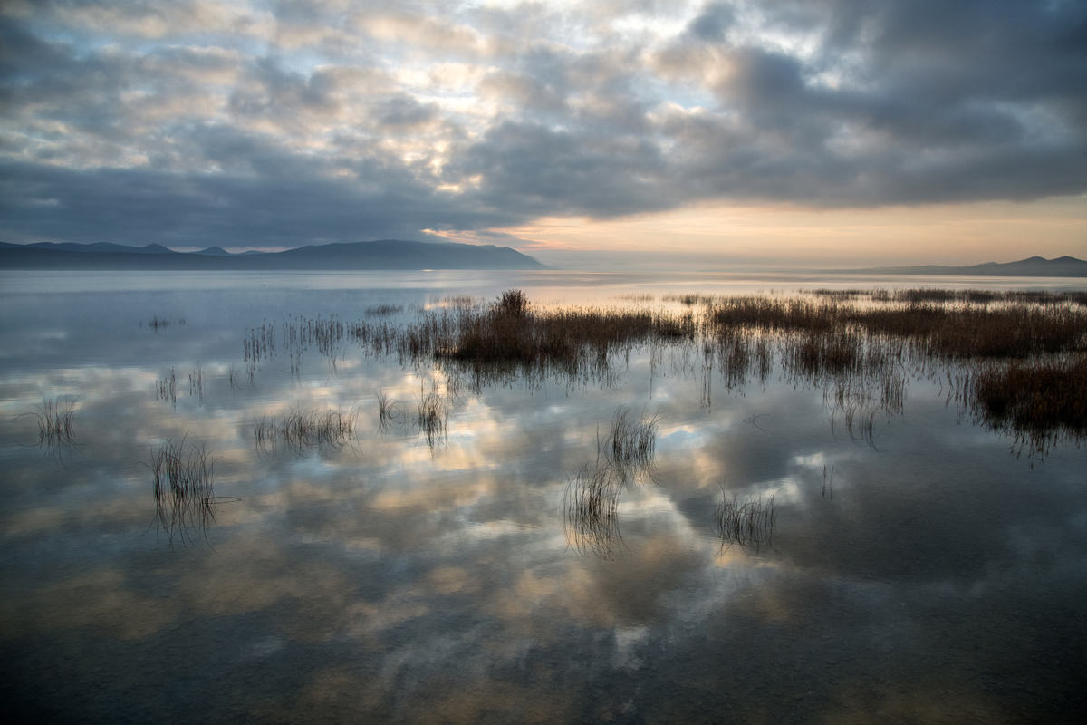 Čarobno jutro na Vranskom jezeru Čarobno jutro na Vranskom jezeru