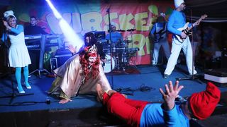 Virske maškare: Nedjelja u znaku zvijezdice Meri, Tota i Tempo Banda