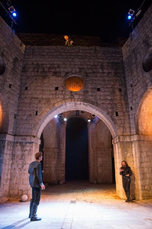 Povodom obiljezavanja 400. godina smrti Williama Shakespearea premijerno je izveden Othello, tragedija Williama Shakespearea u režiji Ivice Boban i s Draganom Despotom kao Othellom