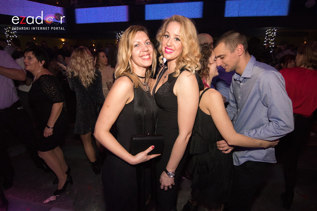 Ludnica u Saturnusu: Najbolji doček u svemiru i šire Ludnica u Saturnusu: Najbolji doček u svemiru i šire