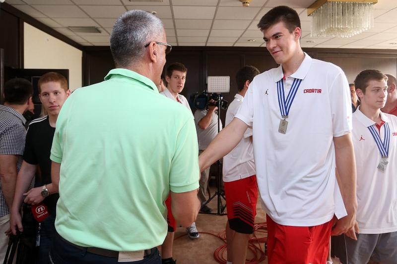 06.07.2015., Zagreb – Svecani docek kosarkasa do 19 godina koji su na svjetskom prvenstvu u Grckoj osvojili srebrnu medalju. Photo: Goran Stanzl/PIXSELL