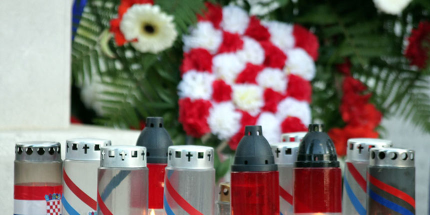 Svi sveti – Gradsko groblje (foto: Marin Gospić) Svi sveti – Gradsko groblje (foto: Marin Gospić)