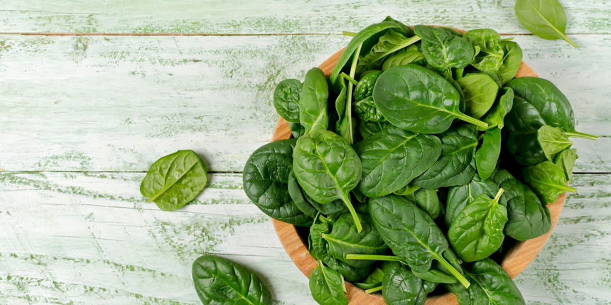 Špinat je bomba nutrijenata. Sadrži magnezij koji opušta mišića i pojačava dotok krvi u spolne organe. Kod muškaraca djeluje posebno jako jer povećava razine testosterona. Špinat unesite na bezbroj načina od kašice do salate- uvijek će imati savršen učina Špinat je bomba nutrijenata. Sadrži magnezij koji opušta mišića i pojačava dotok krvi u spolne organe. Kod muškaraca djeluje posebno jako jer povećava razine testosterona. Špinat unesite na bezbroj načina od kašice do salate- uvijek će imati savršen učina