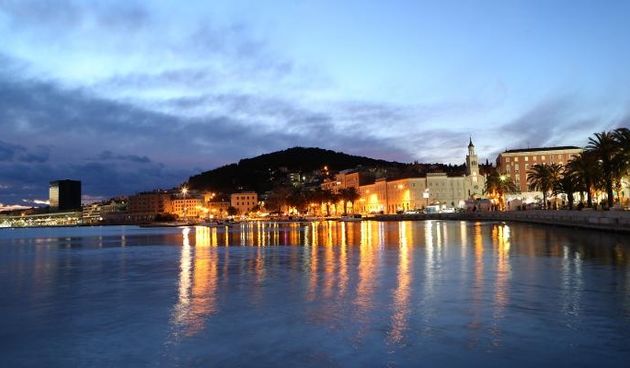 Split – Panorama dijela Splita u sumrak. Photo: Ivo Cagalj/PIXSELL