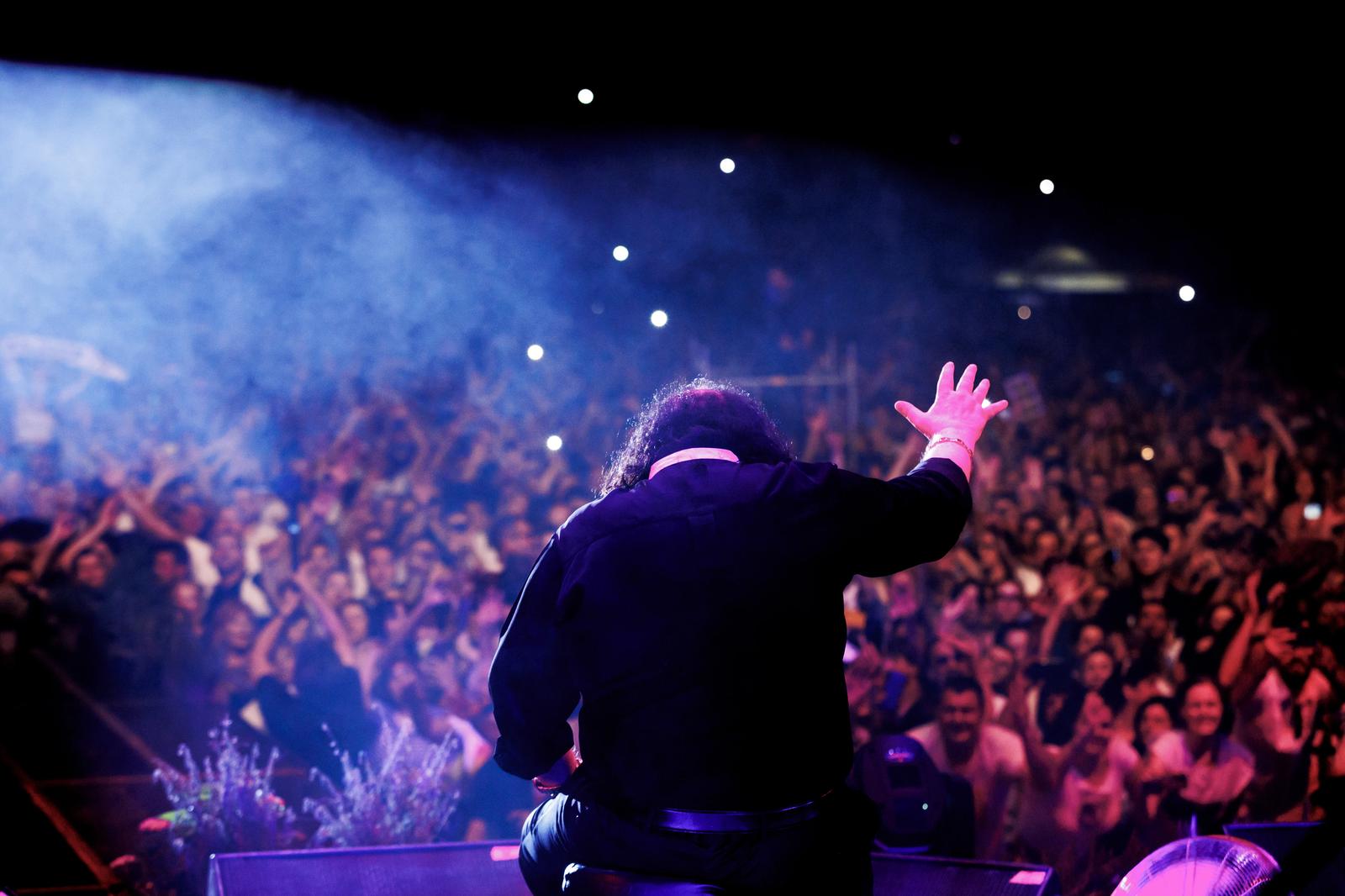 Mišo Kovač i prijatelji na Starom placu u Splitu Mišo Kovač i prijatelji na Starom placu u Splitu