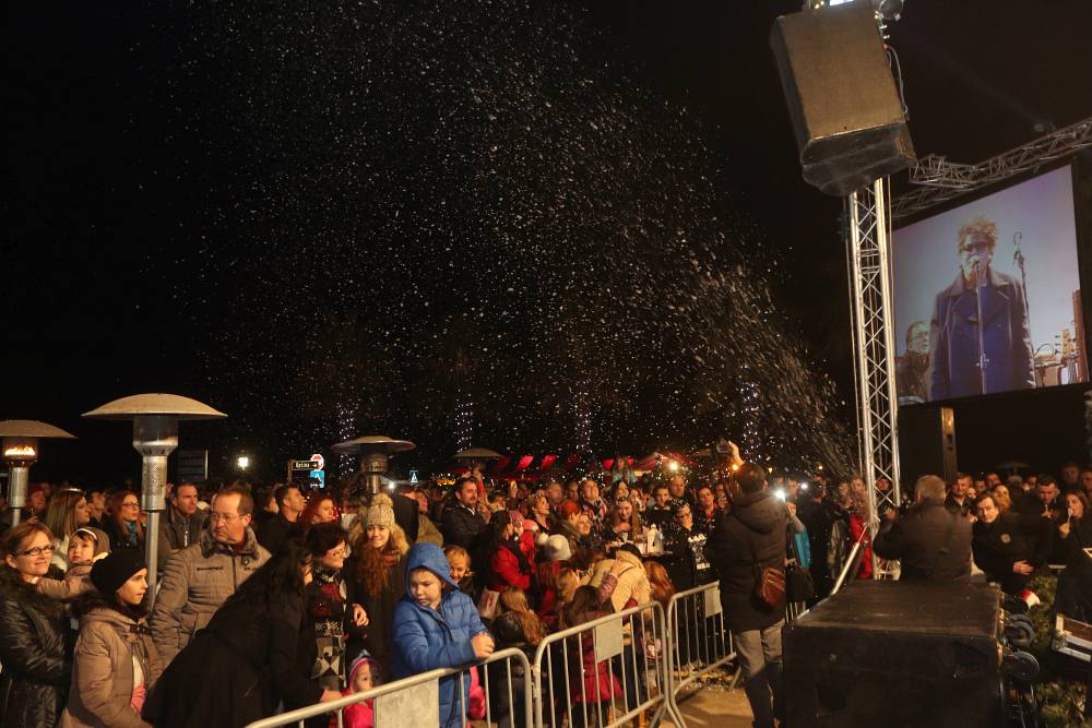 Advent na Viru: Crvena jabuka oduševila u “sniježnom” Viru Advent na Viru: Crvena jabuka oduševila u “sniježnom” Viru