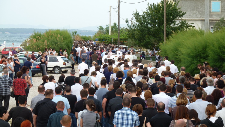 Tkon: Posljednji ispraćaj malenog anđela, Roka Ugrinića 7. lipnja 2011.