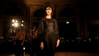 Modni spektakl Hippy Gardena