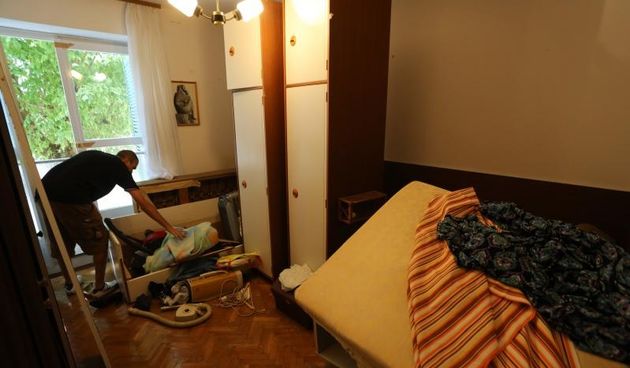 Podstanari uočili zmiju u stanu, nisu je pronašli pa su sav namještaj izbacili, foto: Filip Brala/PIXSELL