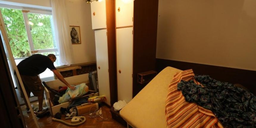 Podstanari uočili zmiju u stanu, nisu je pronašli pa su sav namještaj izbacili, foto: Filip Brala/PIXSELL Podstanari uočili zmiju u stanu, nisu je pronašli pa su sav namještaj izbacili, foto: Filip Brala/PIXSELL