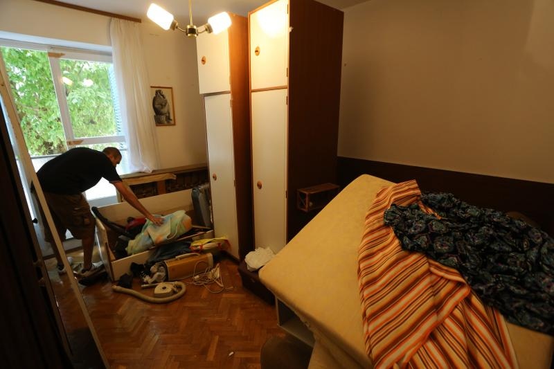 Podstanari uočili zmiju u stanu, nisu je pronašli pa su sav namještaj izbacili, foto: Filip Brala/PIXSELL Podstanari uočili zmiju u stanu, nisu je pronašli pa su sav namještaj izbacili, foto: Filip Brala/PIXSELL