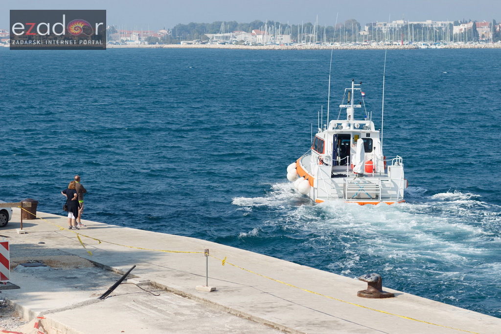 Đir po gradu, petak 13. listopada 2017. Policijski brod