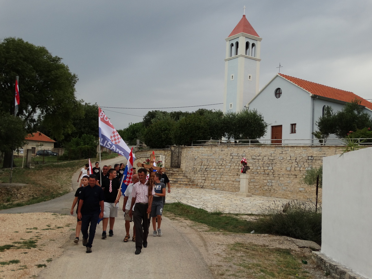 Molitvena hodnja “Koracima nade u istinu”, tradicija koja ne blijedi Molitvena hodnja “Koracima nade u istinu”, tradicija koja ne blijedi