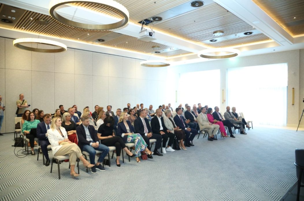 cff8309100d74138097dbac72872bcd2_XL cff8309100d74138097dbac72872bcd2_XL