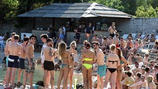 Tisno: Početak Garden Festivala napunio plaže turistima iz cijele Europe, Photo: Hrvoje Jelavic/PIXSELL Tisno: Početak Garden Festivala napunio plaže turistima iz cijele Europe, Photo: Hrvoje Jelavic/PIXSELL