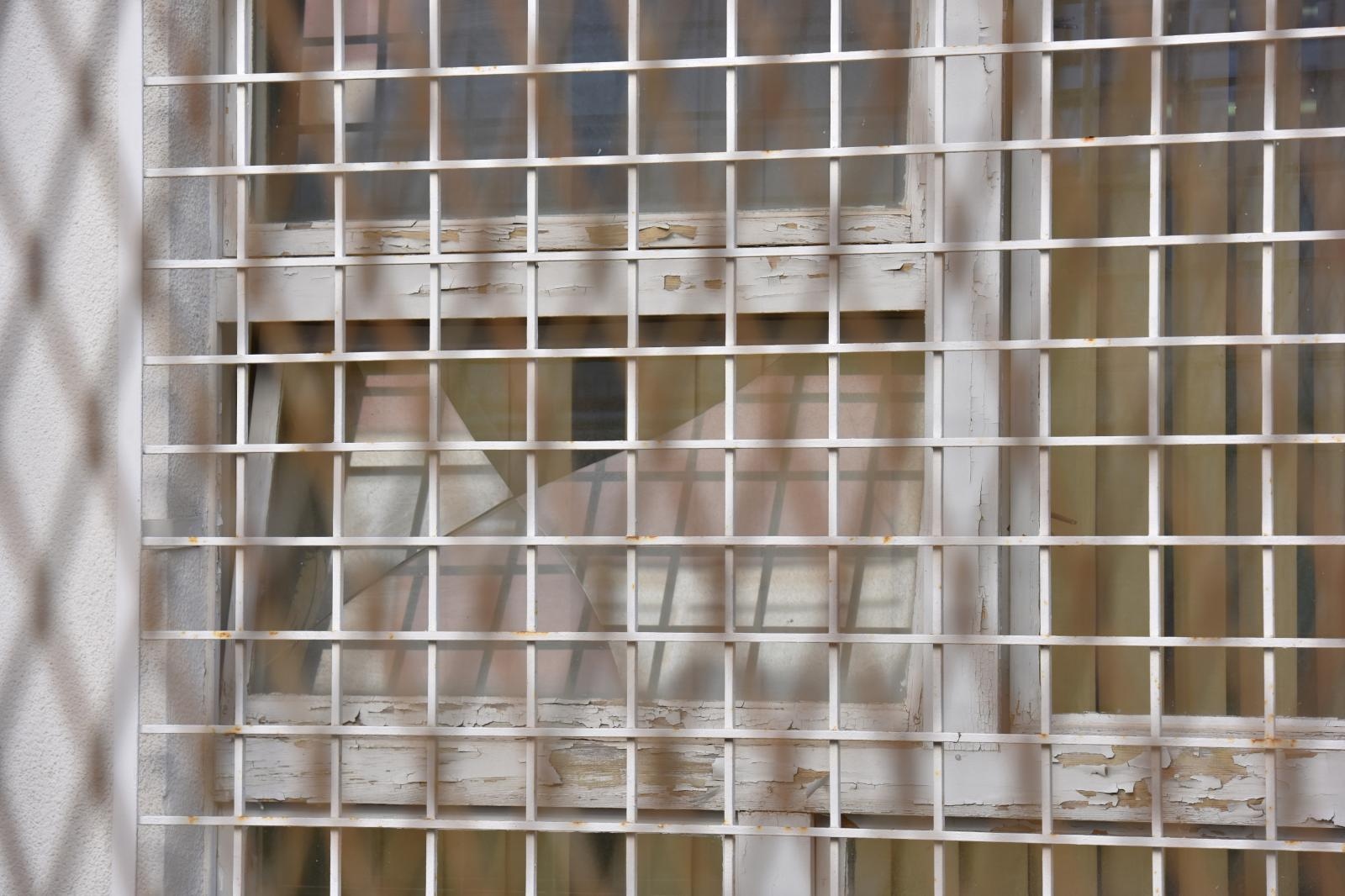 Nepoznati počinitelj bacio eksplozivnu napravu u dvorište PU Zadarske