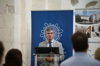 covjek je covjeku lijek (16) covjek je covjeku lijek (16)