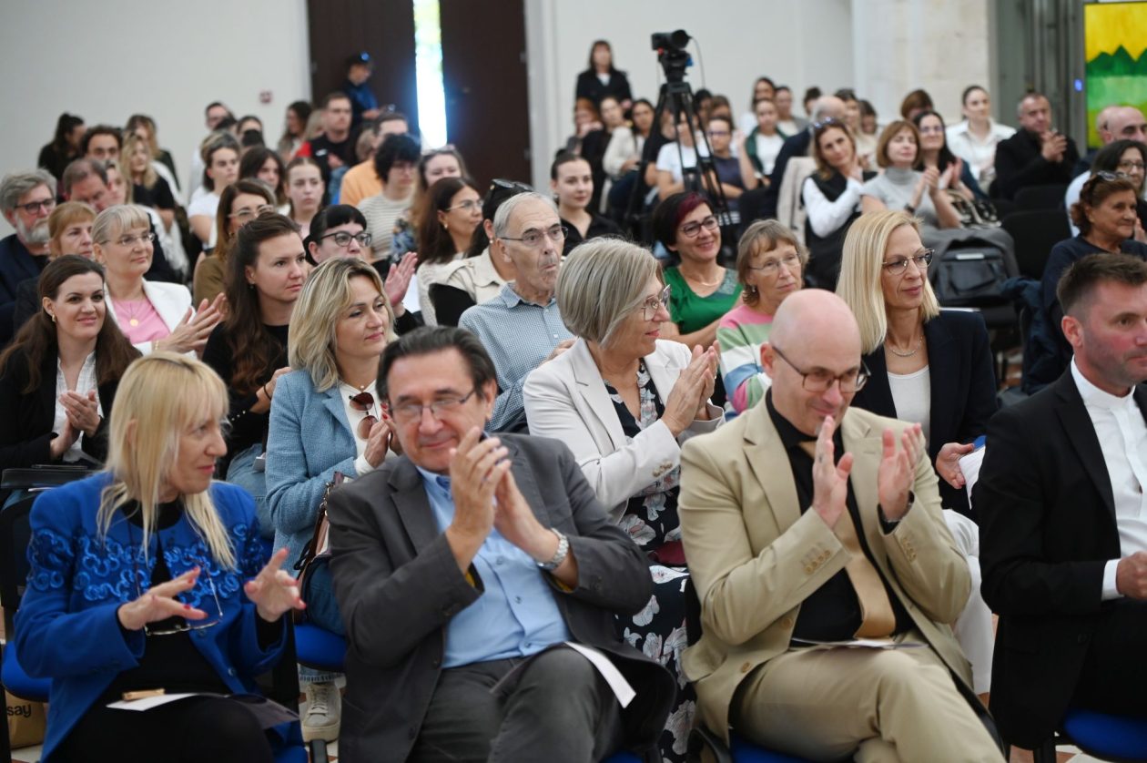 covjek je covjeku lijek (19) covjek je covjeku lijek (19)