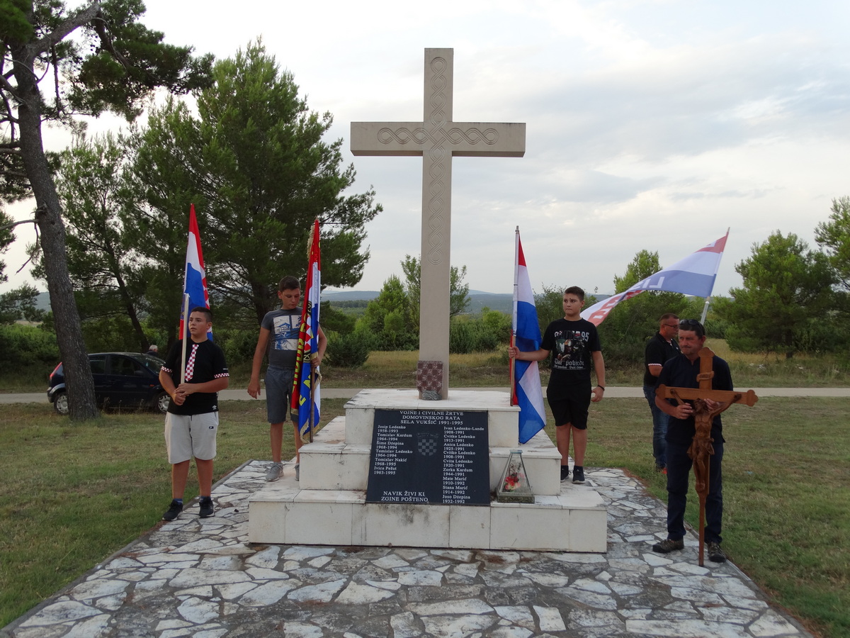 Molitvena hodnja “Koracima nade u istinu”, tradicija koja ne blijedi Molitvena hodnja “Koracima nade u istinu”, tradicija koja ne blijedi