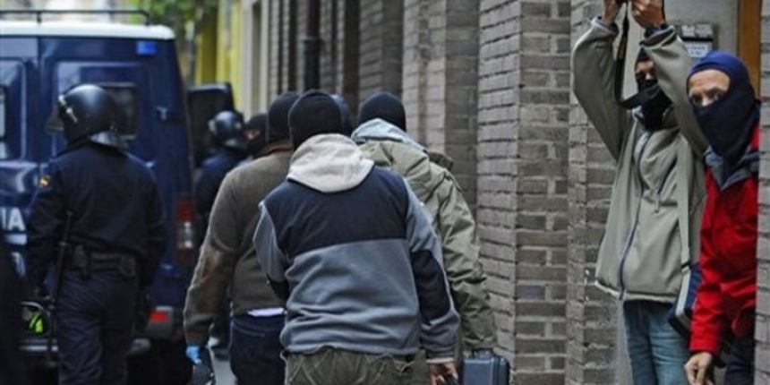 Španjoslka policija na mjestu eksplozije u Pamploni (Foto: AP) Španjoslka policija na mjestu eksplozije u Pamploni (Foto: AP)