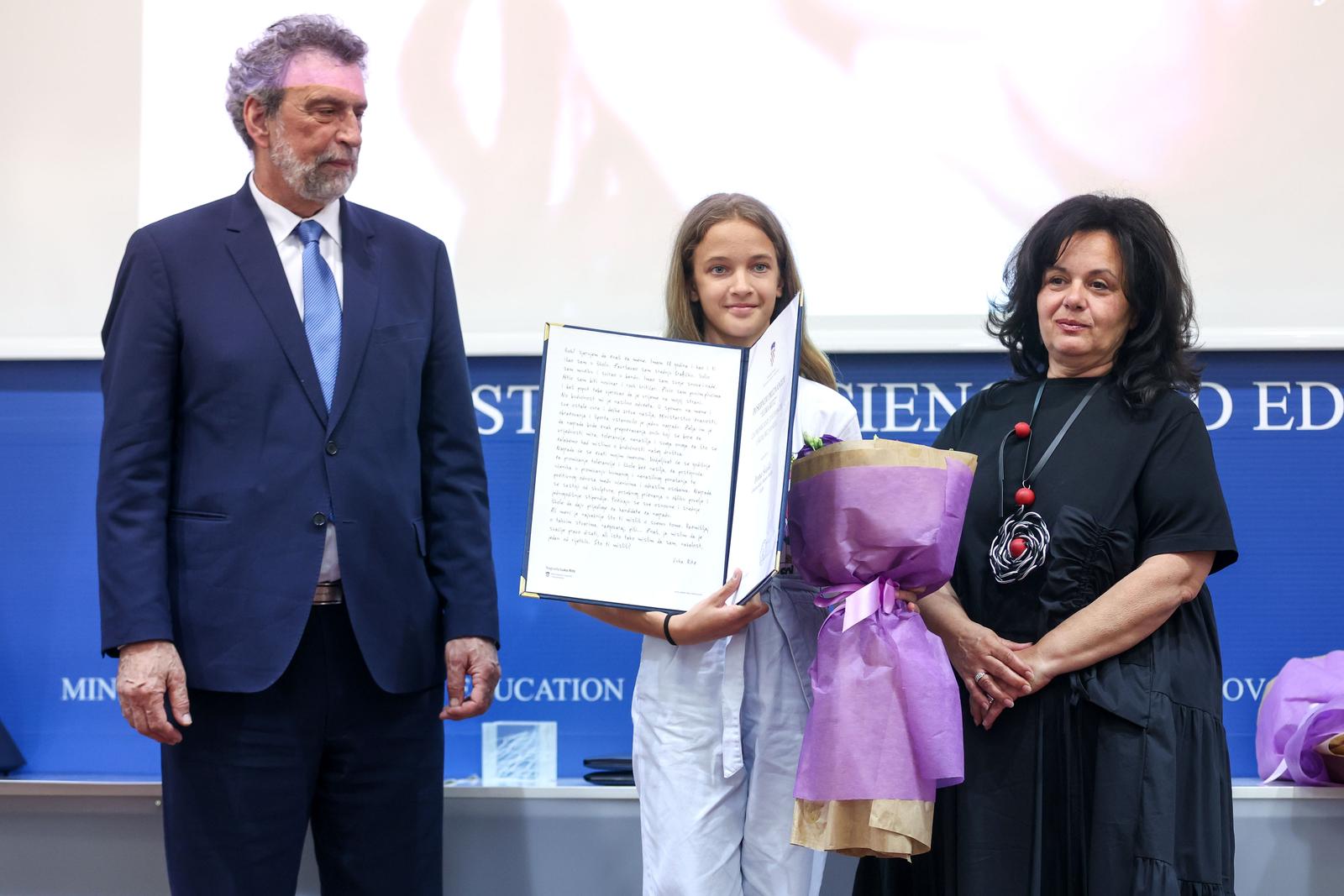 Dodijeljene su Godišnje nagrade Luka Ritz za promicanje tolerancije i škole bez nasilja Dodijeljene su Godišnje nagrade Luka Ritz za promicanje tolerancije i škole bez nasilja