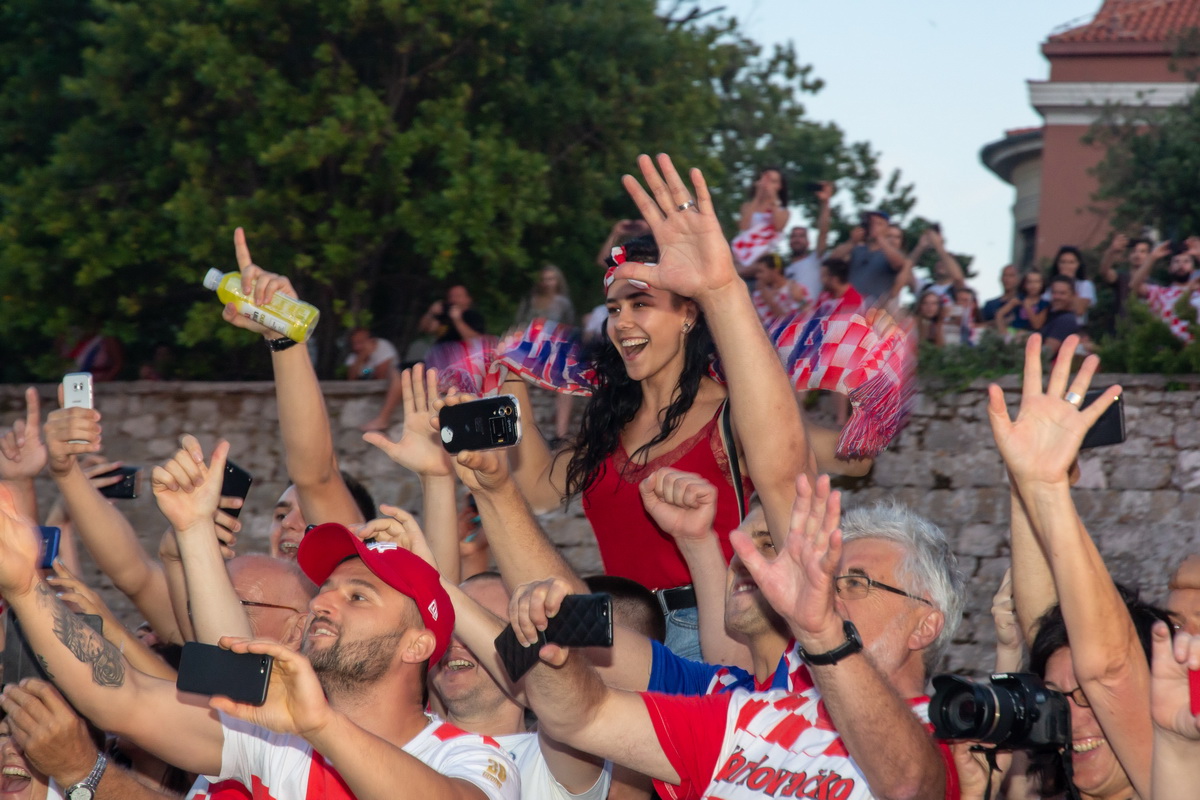 Veličanstven doček četvorice zadarskih Vatrenih od Gradskog mosta do Foruma