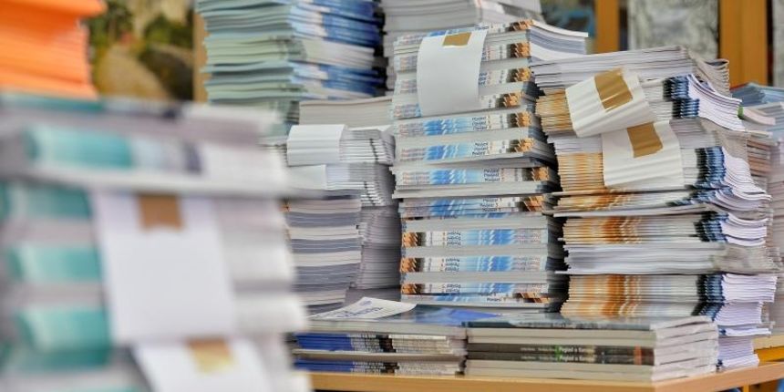 Udžbenici, knjige, 20.08.2014., Zagreb – Gradonacelnik Bandic je sa suradnicima posjetio OS Titusa Brezovackog te odrzao konferenciju za novinare povodom pocetka distribucije besplatnih udzbenika za zagrebacke osnovne skole. Photo: Marko Prpic/PIXSELL