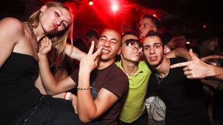 Zagreb, 28.06.2014. – A SADA PRAVAC: ZRCE – Na zatvaranju klupske sezone u punom Aquariusu (A2), Deejay Hrc (resident Zrce Spring Break festivala) dobru vibru ucinio je izvrsnom. Partijalo se do jutra uz najbolje iz EDM/commercial/trap/bass tvornice.