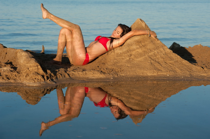 Sabunike, Zadar, 180612
Mlada Antonija Bosnjak(22) uzivala je pred objektivom na preljepoj pjescanoj plazi u Sabunikama kraj Nina.
Na fotografiji: Antonija Bosnjak.
Foto: Luka Gerlanc / CROPIX