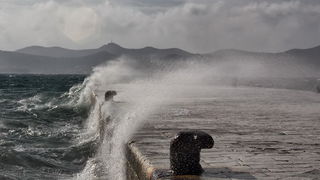 Olujno jugo na zadarskoj rivi 5. studenog 2014. Foto: Roberto Lerga Olujno jugo na zadarskoj rivi 5. studenog 2014. Foto: Roberto Lerga