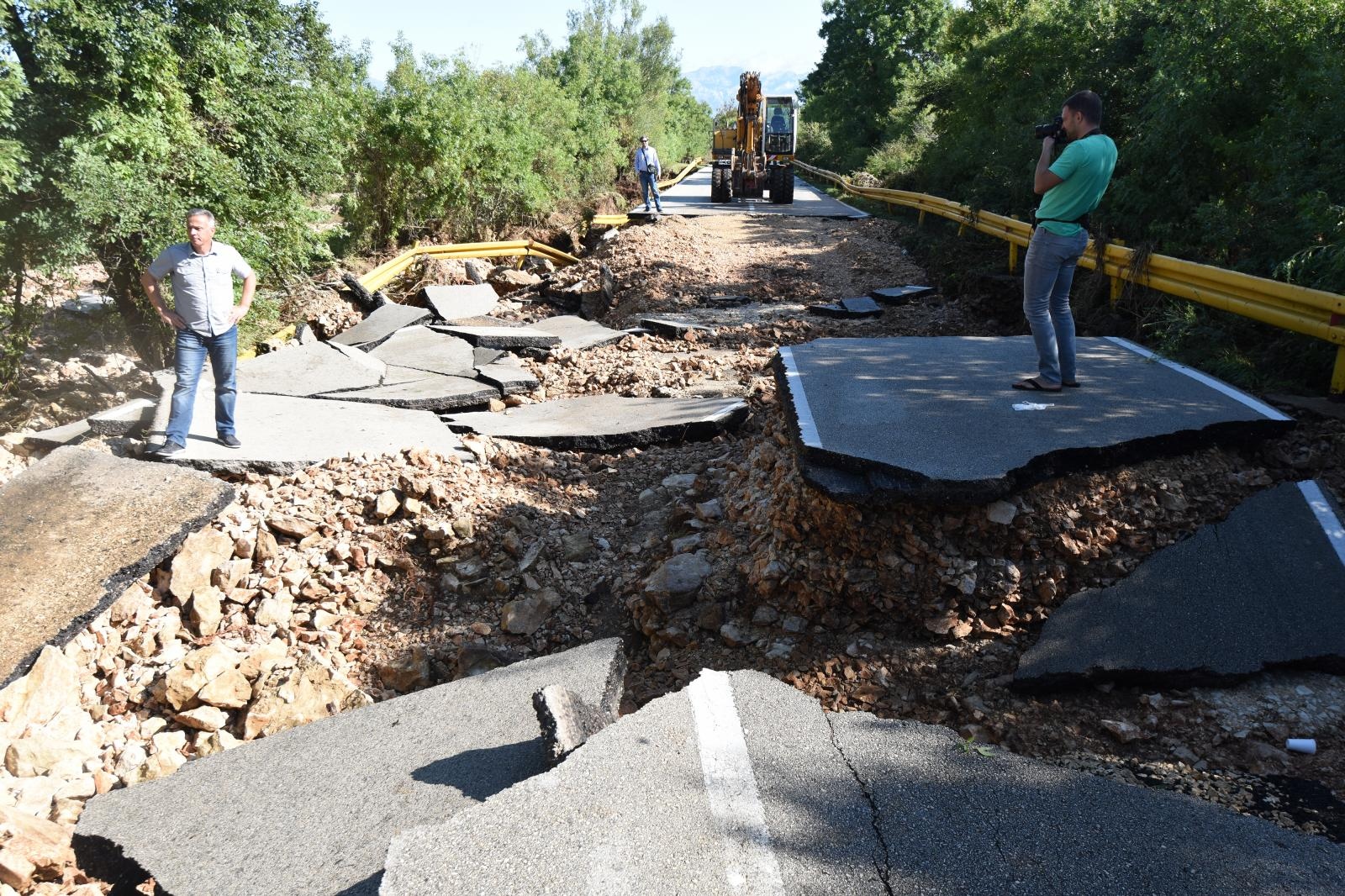 Ministri Butković i Ćorić obišli poplavljena područja u Zadarskoj županiji