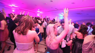 Maturalna večer Ekonomske škole (foto:Saša Čuka) Maturalna večer Ekonomske škole (foto:Saša Čuka)