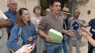 Mještani Petrčana okupili se ispred Turističke zajednice grada Zadra