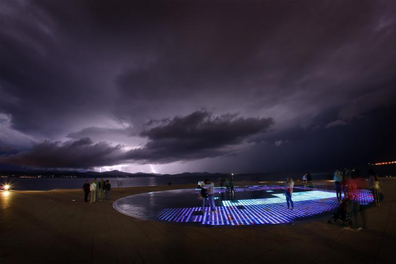 Grmljavinsko nevrijeme 11. rujna 2013. Foto: Filip Brala/PIXDELL Grmljavinsko nevrijeme 11. rujna 2013. Foto: Filip Brala/PIXDELL