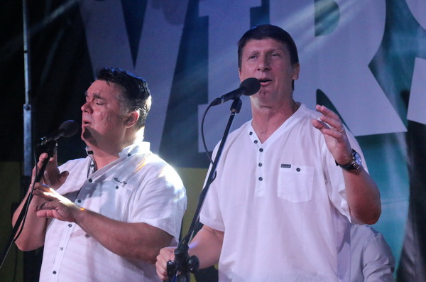 Virsko ljeto 2016: Tomislav Bralić i klapa Intrade oduševili 12 tisuća obožavatelja na virskoj rivi Virsko ljeto 2016: Tomislav Bralić i klapa Intrade oduševili 12 tisuća obožavatelja na virskoj rivi