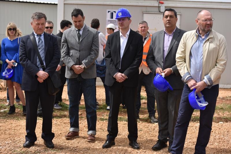 Biograd na Moru: Postavljen kamen temeljac za zabavni park Mirnovec. Foto: Dino Stanin/PIXSELL Biograd na Moru: Postavljen kamen temeljac za zabavni park Mirnovec. Foto: Dino Stanin/PIXSELL