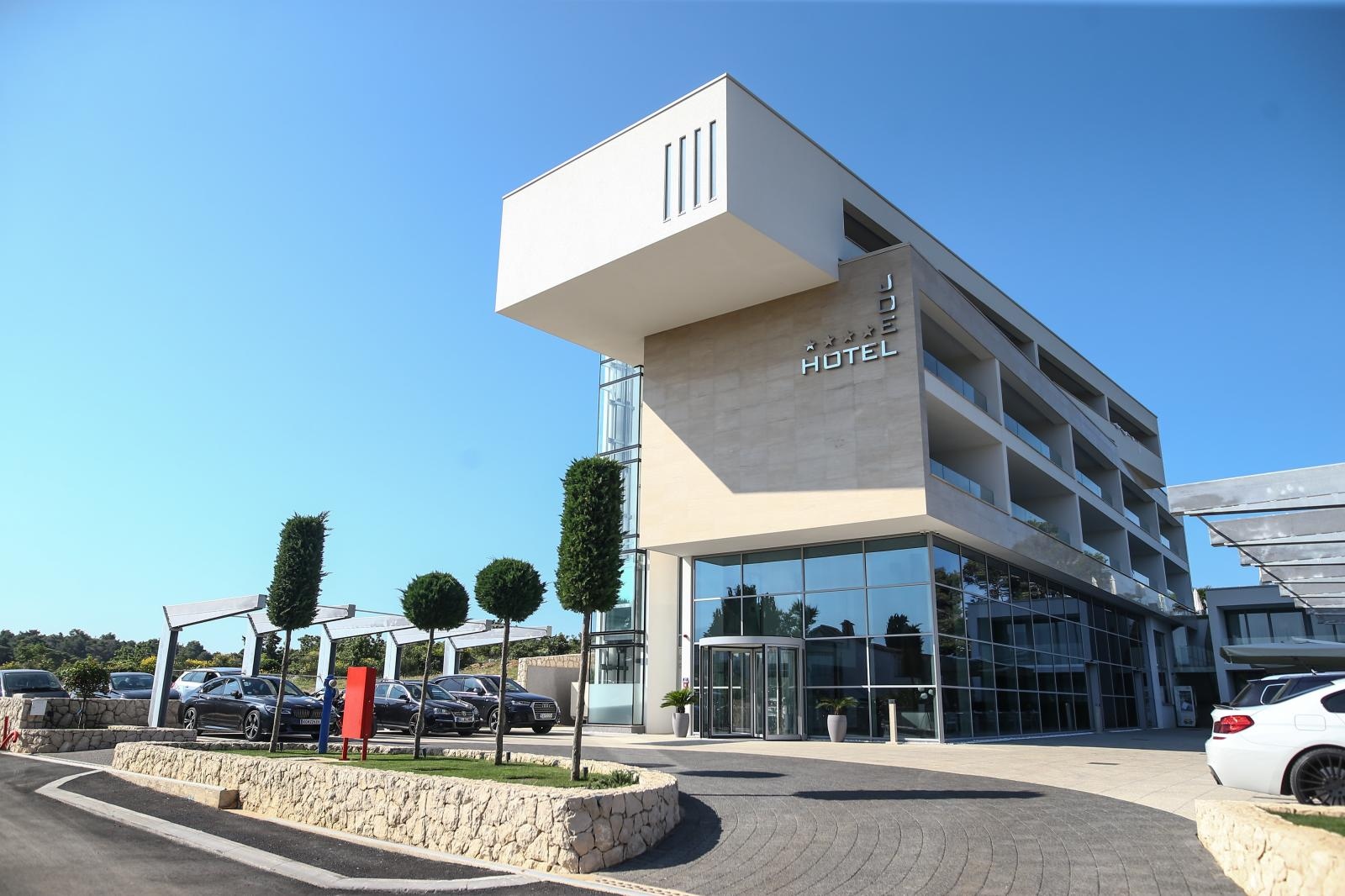 Novalja: Luksuzni Hotel Joel vlasnika Dejana Lovrena Novalja: Luksuzni Hotel Joel vlasnika Dejana Lovrena