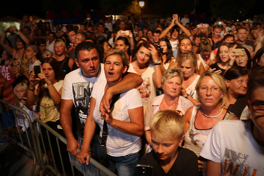 Dan Općine Vir proslavljen uz spektakularni koncert Prljavog Kazališta i vatromet Dan Općine Vir proslavljen uz spektakularni koncert Prljavog Kazališta i vatromet