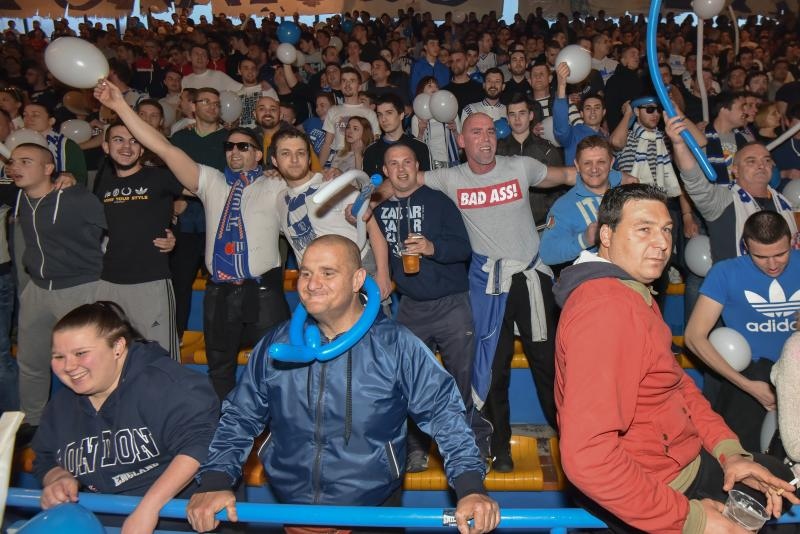 Humanitarno gledanje utakmic Zadar-Cibona (85-84) u Jazinama