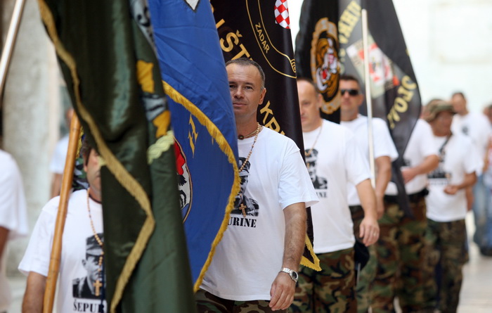 Zadar, 210812.
Hrvatski branitelji krenuli su jutros u hodnju koja ce trajati pet dana. Sudjeluju: Udruga veterana hrvatskih gardijskih postrojbi, Udruga veterana SJP MUP-a RH, UMDDRH Zadar, 210812.
Hrvatski branitelji krenuli su jutros u hodnju koja ce trajati pet dana. Sudjeluju: Udruga veterana hrvatskih gardijskih postrojbi, Udruga veterana SJP MUP-a RH, UMDDRH